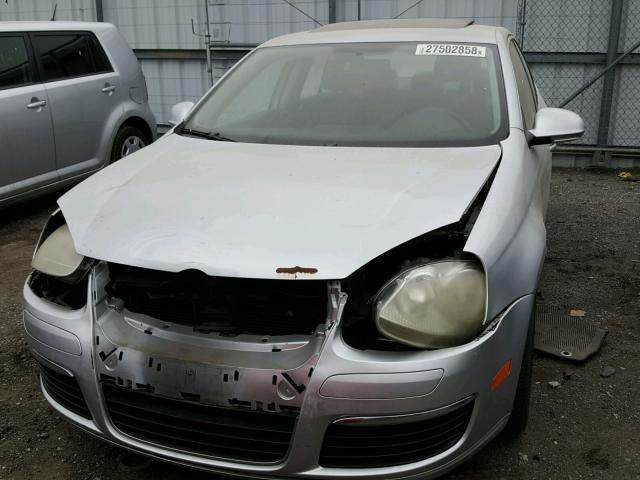 3VWSG81K86M732351 - 2006 VOLKSWAGEN JETTA 2.5 SILVER photo 9