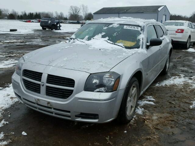 2D4FV48V65H129501 - 2005 DODGE MAGNUM SXT SILVER photo 2