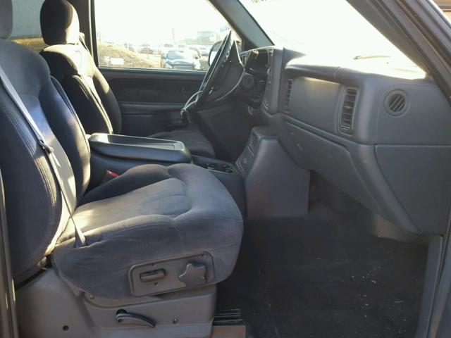 1GCHK29142E105554 - 2002 CHEVROLET SILVERADO GRAY photo 5