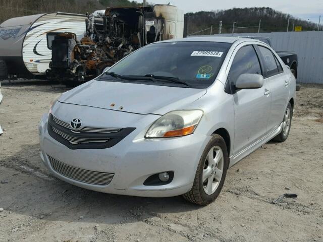 JTDBT923871004328 - 2007 TOYOTA YARIS SILVER photo 2