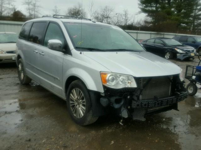 2A4RR6DG7BR698049 - 2011 CHRYSLER TOWN & COU SILVER photo 1