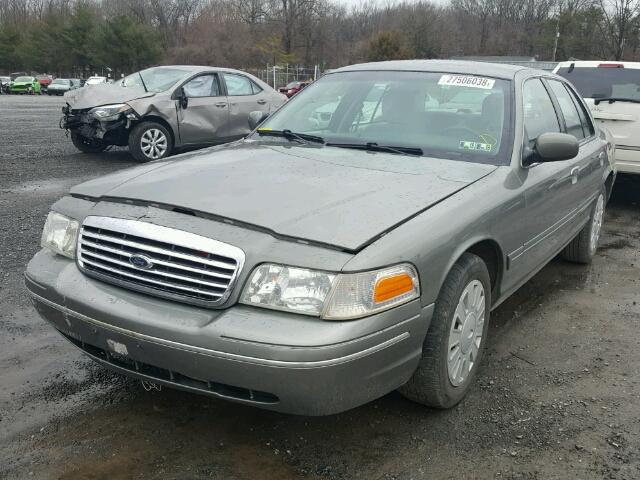 2FAHP71W63X165346 - 2003 FORD CROWN VICT GRAY photo 2