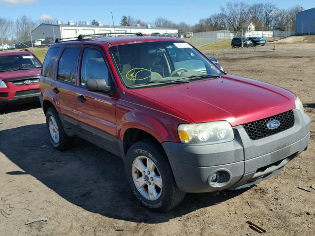 1FMYU931X5DA14399 - 2005 FORD ESCAPE XLT RED photo 1