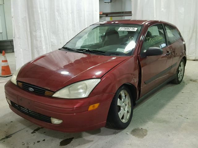 3FAFP31331R244443 - 2001 FORD FOCUS ZX3 RED photo 2
