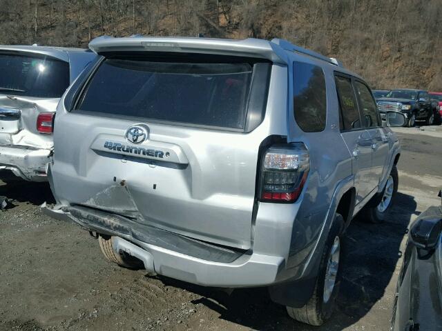 JTEBU5JR7H5423529 - 2017 TOYOTA 4RUNNER SR SILVER photo 4