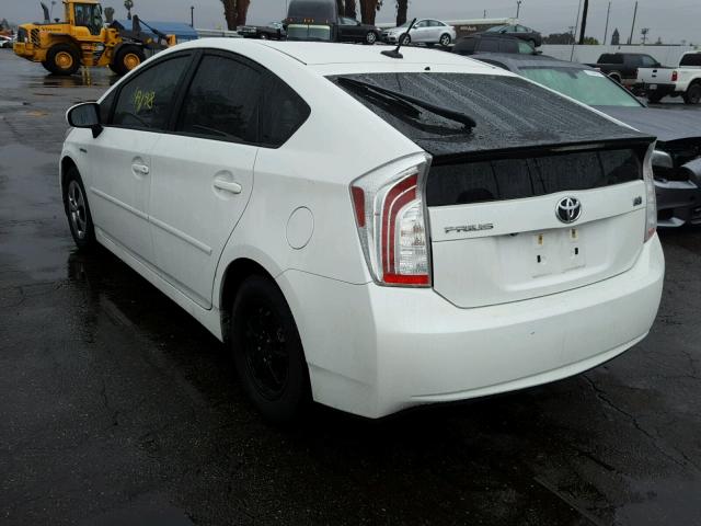 JTDKN3DU5D0344602 - 2013 TOYOTA PRIUS WHITE photo 3