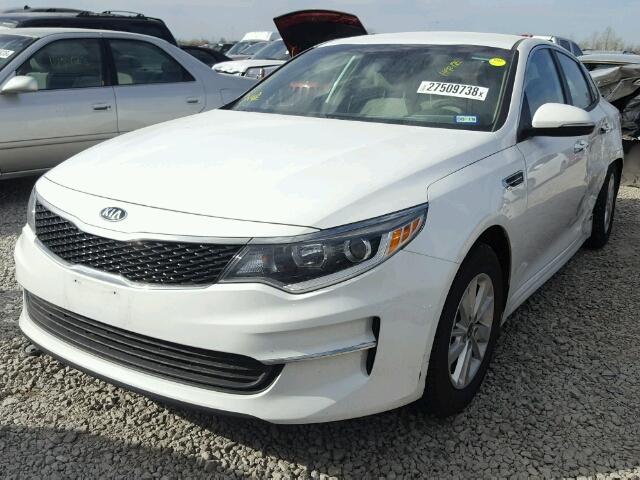 5XXGT4L34JG215996 - 2018 KIA OPTIMA LX WHITE photo 2