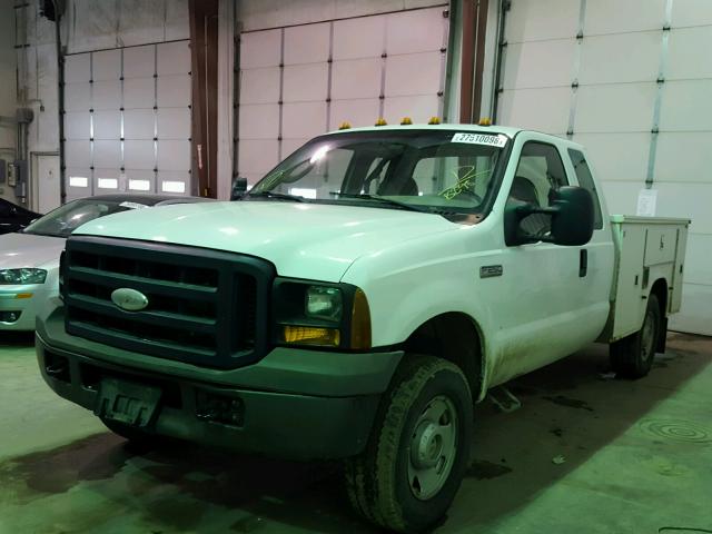 1FTSX21516ED38898 - 2006 FORD F250 SUPER WHITE photo 2