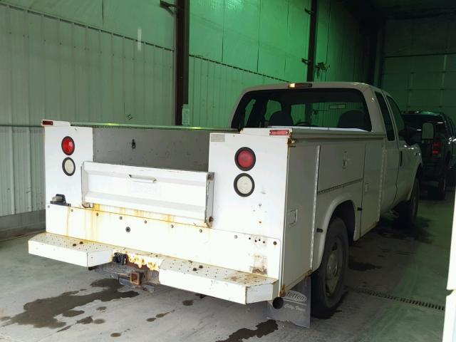 1FTSX21516ED38898 - 2006 FORD F250 SUPER WHITE photo 4