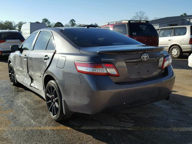 4T4BF3EK4AR066503 - 2010 TOYOTA CAMRY BASE GRAY photo 3