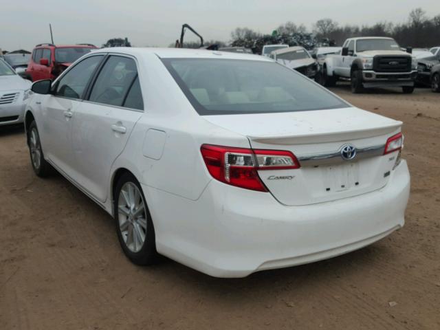 4T1BD1FK8DU089936 - 2013 TOYOTA CAMRY HYBR WHITE photo 3