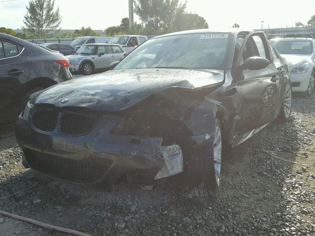 WBSNB93586B584603 - 2006 BMW M5 BLACK photo 2