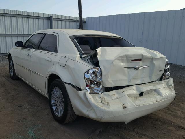 2C3KA43DX9H575456 - 2009 CHRYSLER 300 LX WHITE photo 3