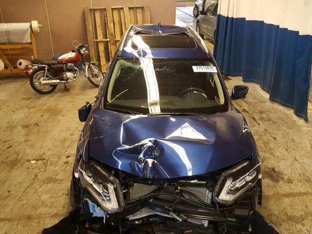 5N1AT2MV6HC834471 - 2017 NISSAN ROGUE SV BLUE photo 9