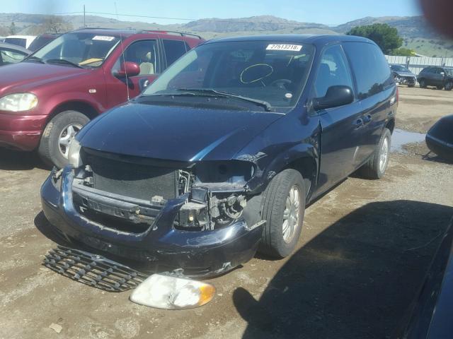 1C4GP45R95B337870 - 2005 CHRYSLER TOWN & COU BLUE photo 2