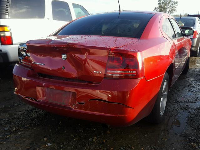 2B3KA33G18H100875 - 2008 DODGE CHARGER SX RED photo 4