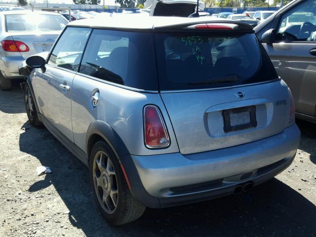 WMWRE33525TG99011 - 2005 MINI COOPER S SILVER photo 3