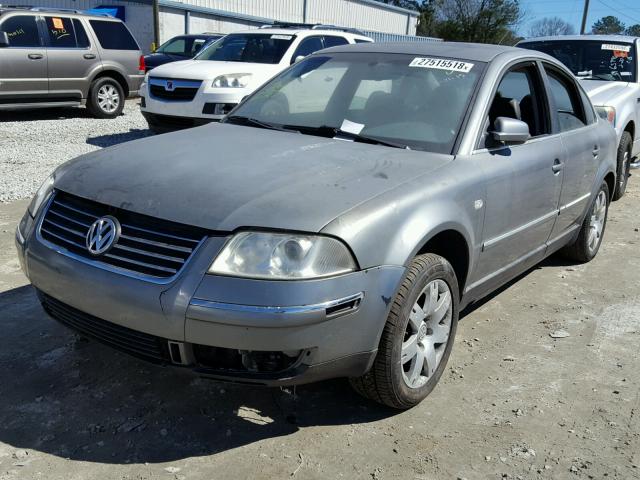 WVWRH63B12P118861 - 2002 VOLKSWAGEN PASSAT GLX GRAY photo 2