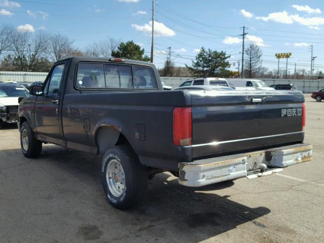 1FTEF15N8RLA48064 - 1994 FORD F150 BLACK photo 3