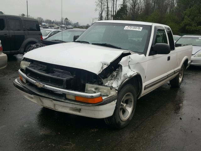 1GCCS19W318221471 - 2001 CHEVROLET S TRUCK S1 WHITE photo 2