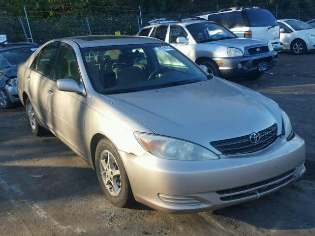 4T1BE32K42U595243 - 2002 TOYOTA CAMRY LE GOLD photo 1