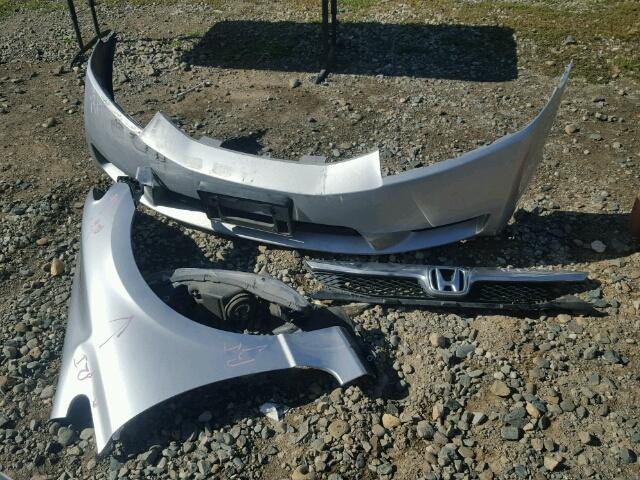 19XFA16569E038594 - 2009 HONDA CIVIC LX SILVER photo 9