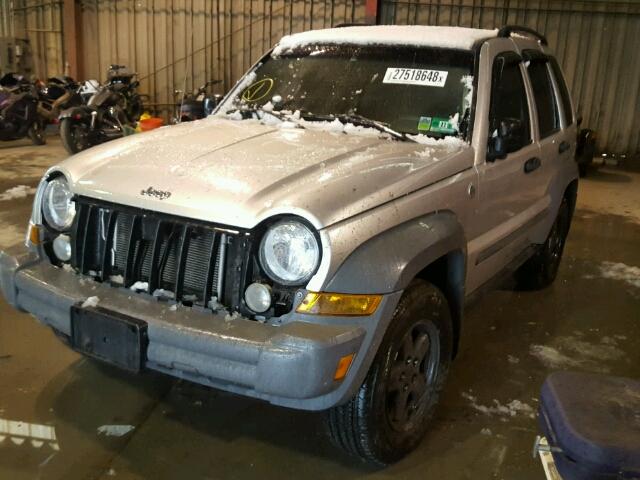 1J4GL48K05W616170 - 2005 JEEP LIBERTY SP SILVER photo 2