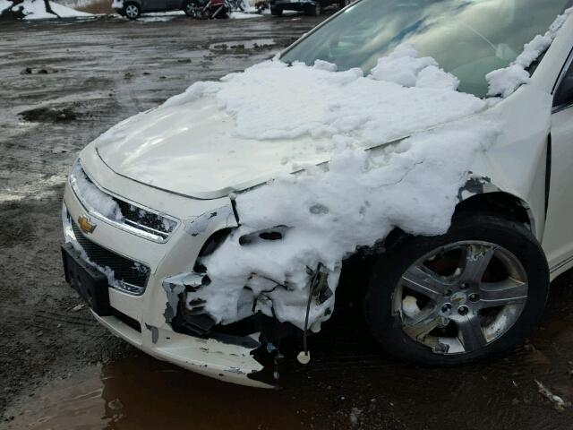 1G1ZD5E74BF161071 - 2011 CHEVROLET MALIBU 2LT WHITE photo 9