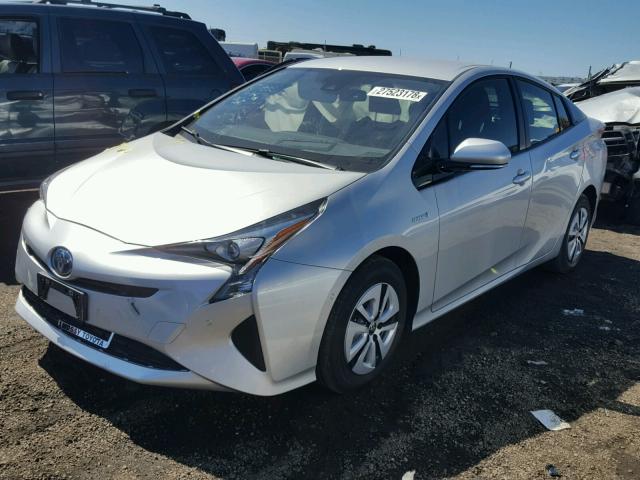 JTDKARFU2H3543526 - 2017 TOYOTA PRIUS SILVER photo 2