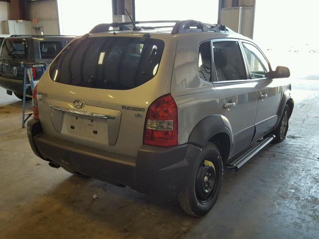 KM8JN12D19U114487 - 2009 HYUNDAI TUCSON SE GRAY photo 4