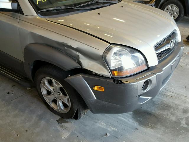 KM8JN12D19U114487 - 2009 HYUNDAI TUCSON SE GRAY photo 9