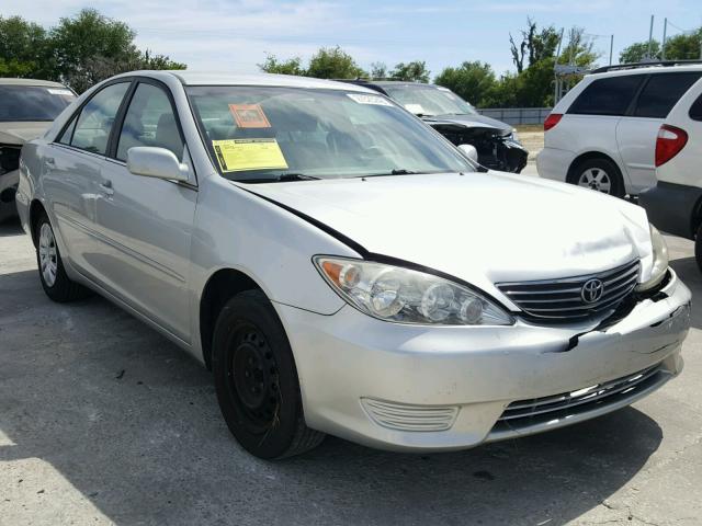 4T1BE32K55U949419 - 2005 TOYOTA CAMRY LE SILVER photo 1