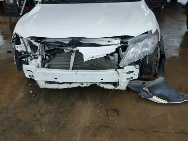 4T1BB3EK3AU121626 - 2010 TOYOTA CAMRY HYBR WHITE photo 9