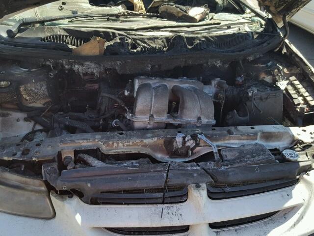 2B4FP25B4YR851115 - 2000 DODGE CARAVAN WHITE photo 7