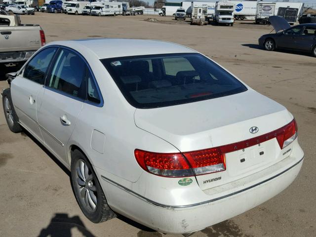 KMHFC46F46A097562 - 2006 HYUNDAI AZERA SE WHITE photo 3