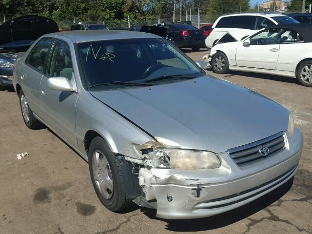 JT2BG22K110533144 - 2001 TOYOTA CAMRY CE SILVER photo 1