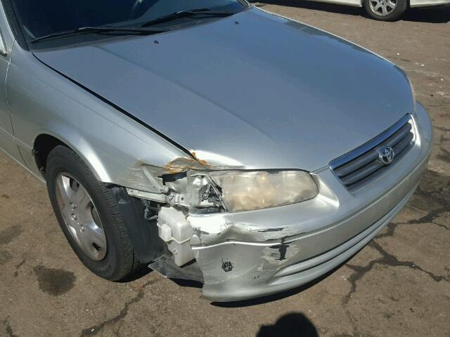 JT2BG22K110533144 - 2001 TOYOTA CAMRY CE SILVER photo 9