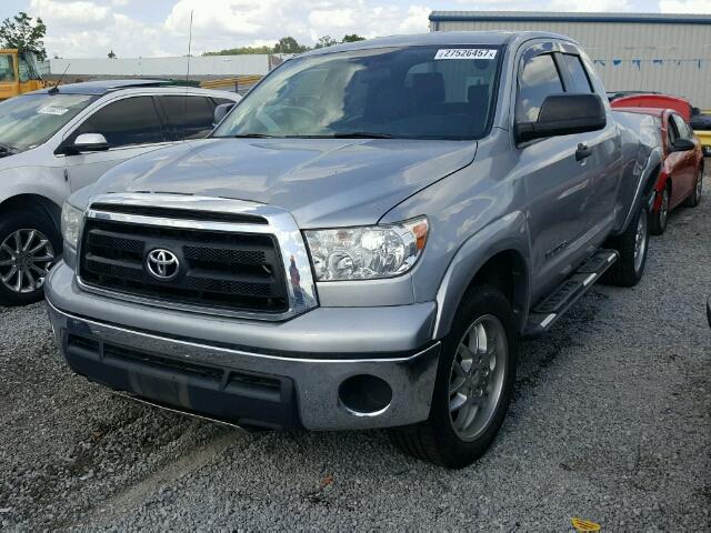 5TFRM5F19BX029452 - 2011 TOYOTA TUNDRA DOU SILVER photo 2