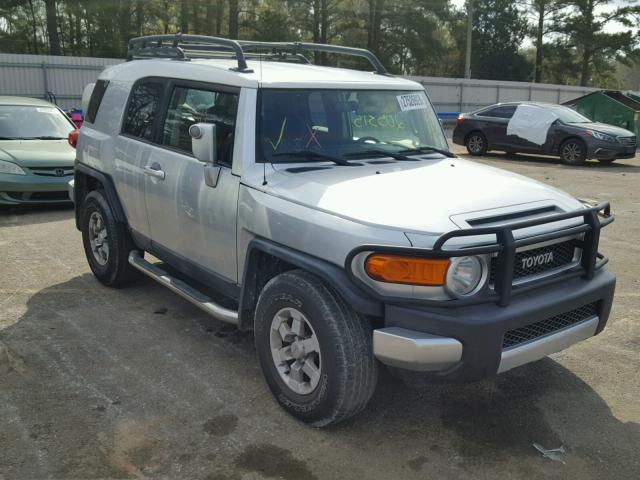 JTEZU11F770014391 - 2007 TOYOTA FJ CRUISER SILVER photo 1