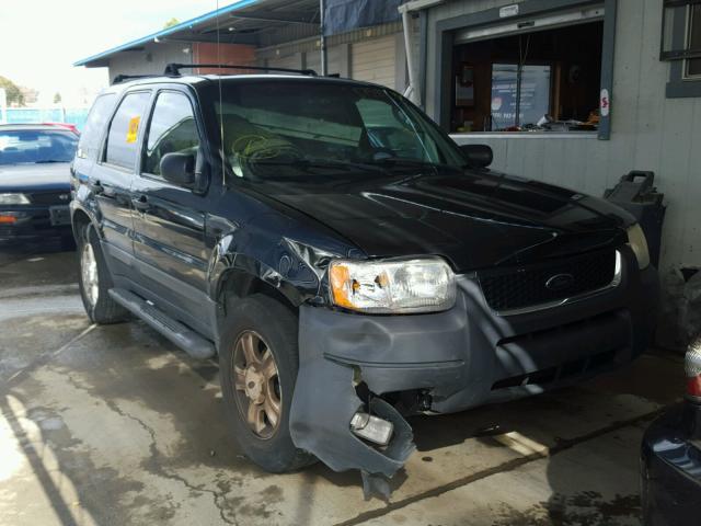 1FMYU03194KA37453 - 2004 FORD ESCAPE XLT BLACK photo 1