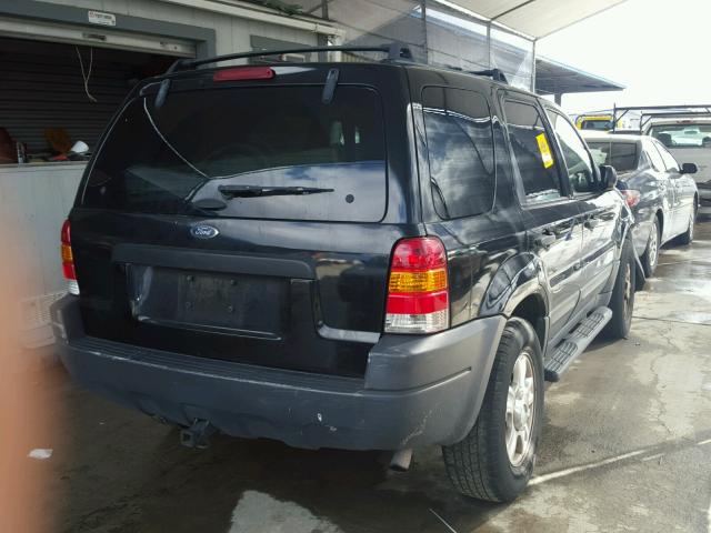 1FMYU03194KA37453 - 2004 FORD ESCAPE XLT BLACK photo 4