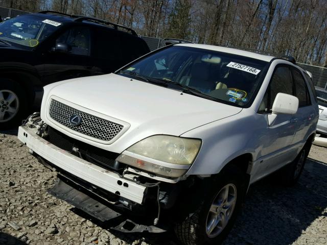 JTJHF10U720275018 - 2002 LEXUS RX 300 WHITE photo 2