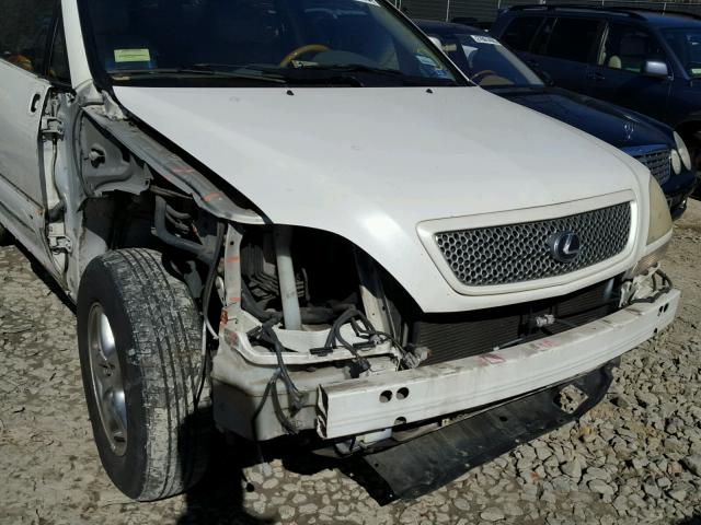 JTJHF10U720275018 - 2002 LEXUS RX 300 WHITE photo 9