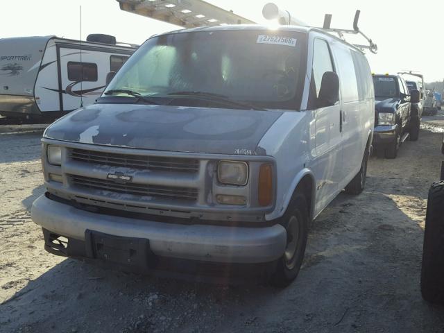 1GCFG25W411170856 - 2001 CHEVROLET EXPRESS G2 WHITE photo 2