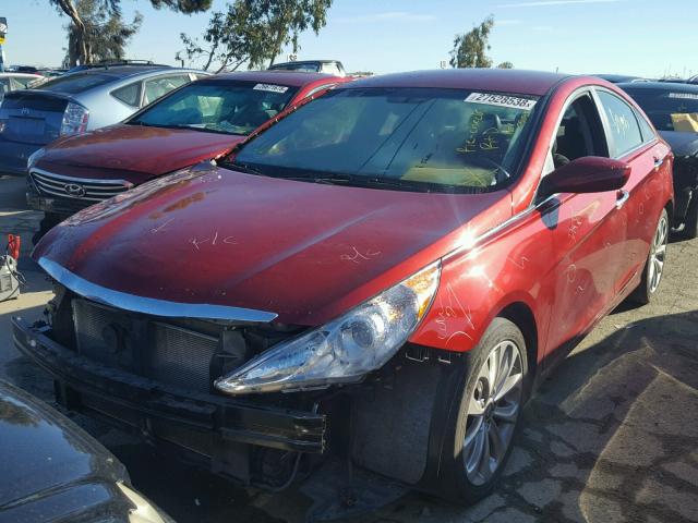 5NPEC4AC9DH673715 - 2013 HYUNDAI SONATA SE RED photo 2