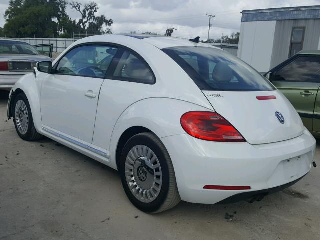 3VWJ17ATXEM658185 - 2014 VOLKSWAGEN BEETLE WHITE photo 3