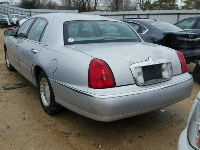 1LNHM81W01Y672647 - 2001 LINCOLN TOWN CAR E SILVER photo 3