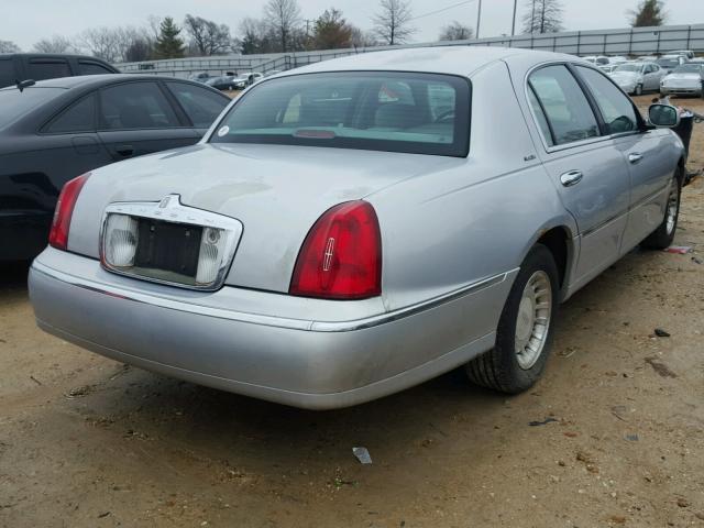 1LNHM81W01Y672647 - 2001 LINCOLN TOWN CAR E SILVER photo 4