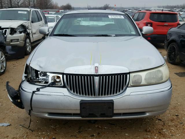 1LNHM81W01Y672647 - 2001 LINCOLN TOWN CAR E SILVER photo 7