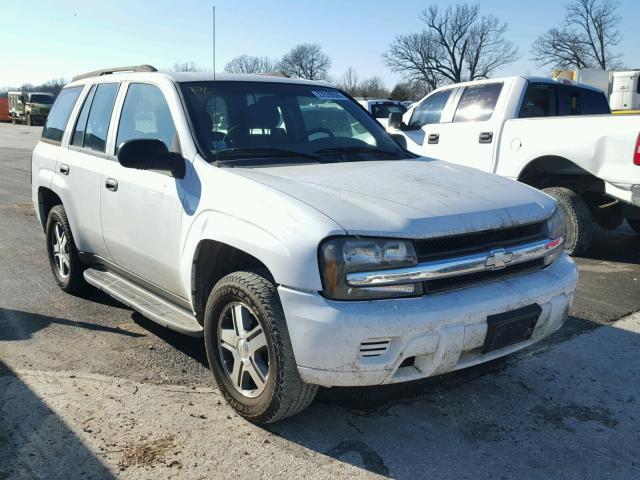 1GNDT13S842267707 - 2004 CHEVROLET TRAILBLAZE WHITE photo 1